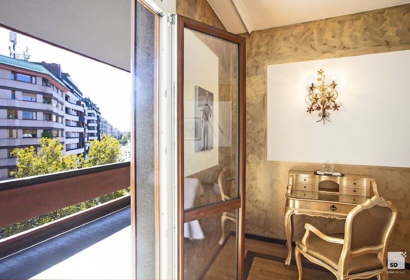 주니어 스위트, Admiral