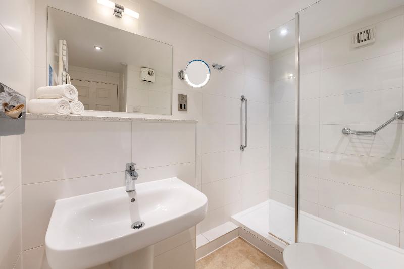 חדר משפחתי, Airone Isola D Elba