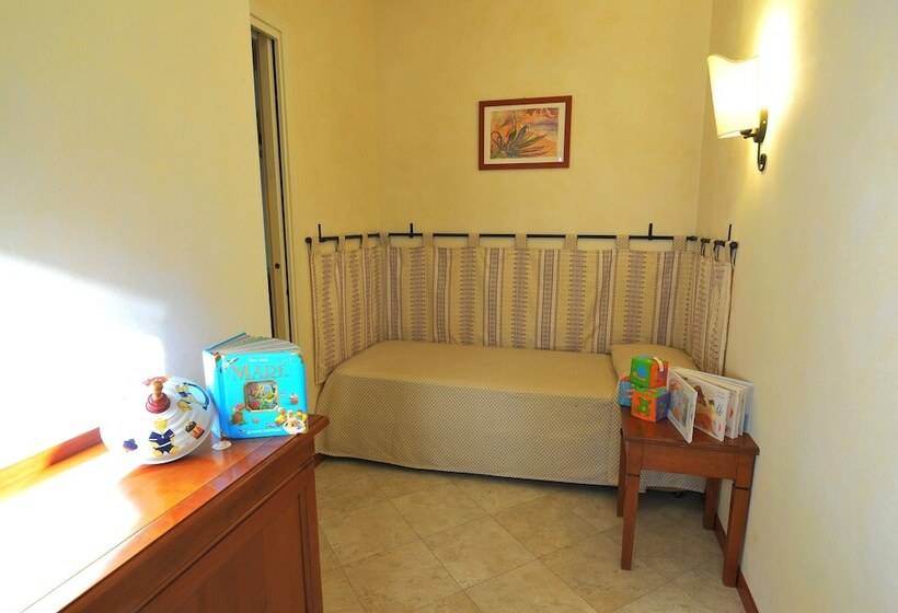 חדר משפחתי, Airone Isola D Elba