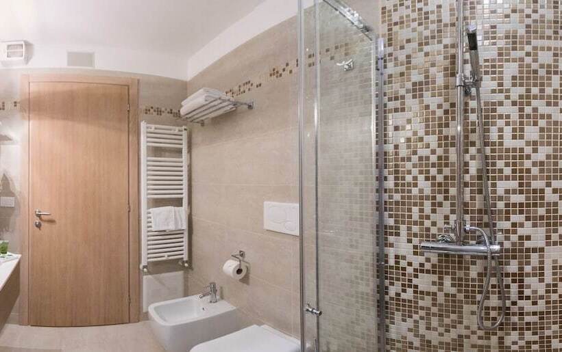 اتاق لوکس, Al Cigno