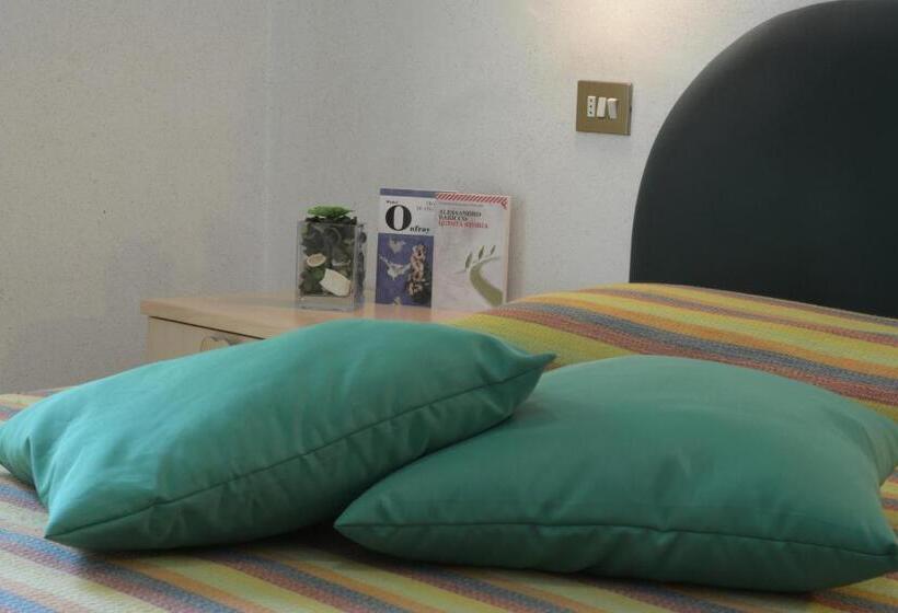 スタンダードトリプルルーム, Albergo Martini