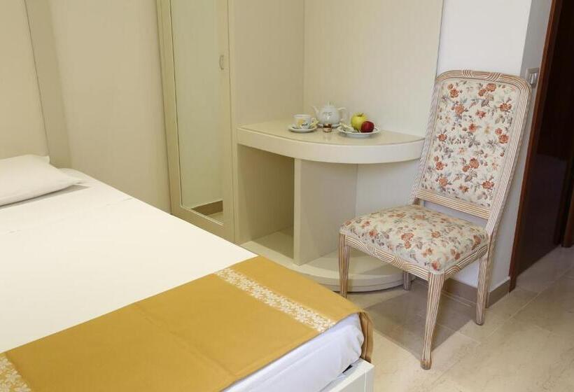 اتاق استاندارد یک نفره, Europa