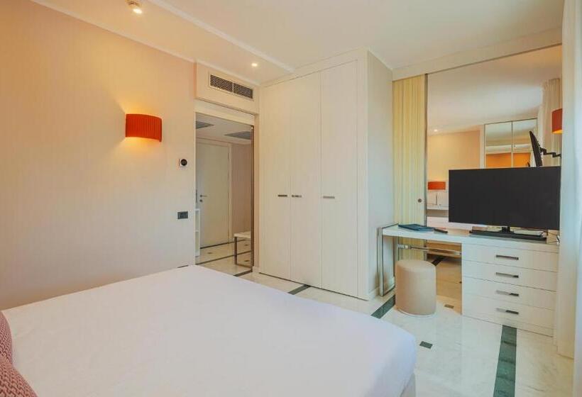 Семейный Номер Superior, Excelsior