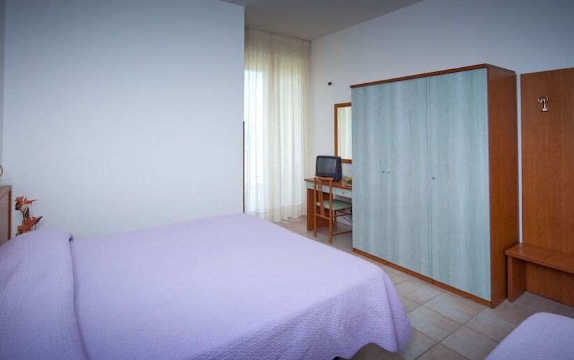 غرفة قياسية مطلّة علي البحر, Florence