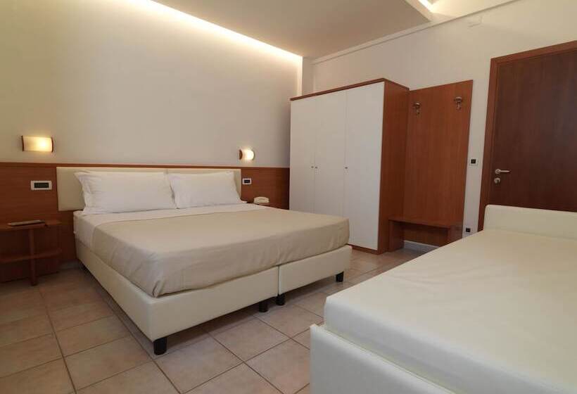 غرفة سوبيريور مطلّة علي البحر, Florence