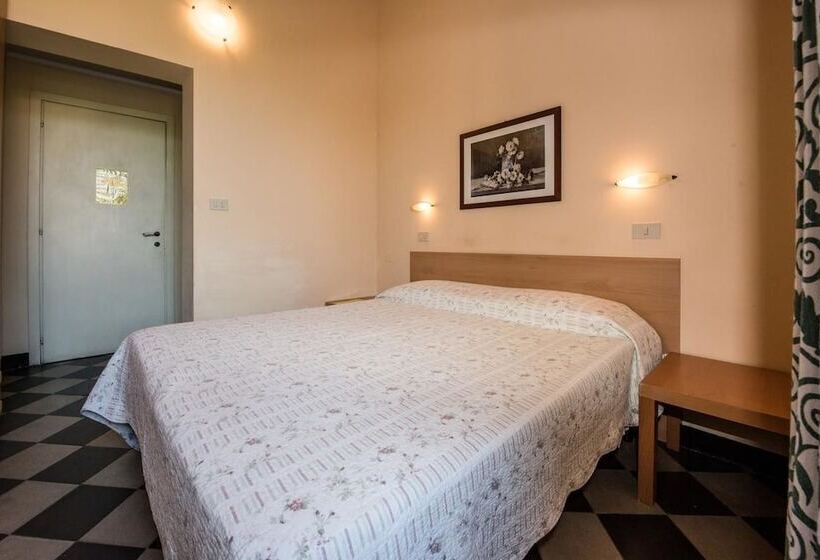 标准三人间, Florenz