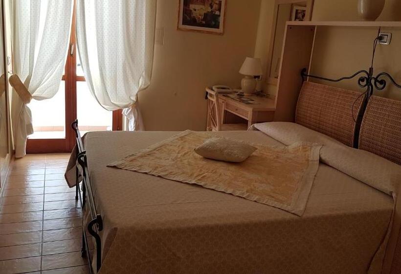 חדר אקונומי, Gallo Nero