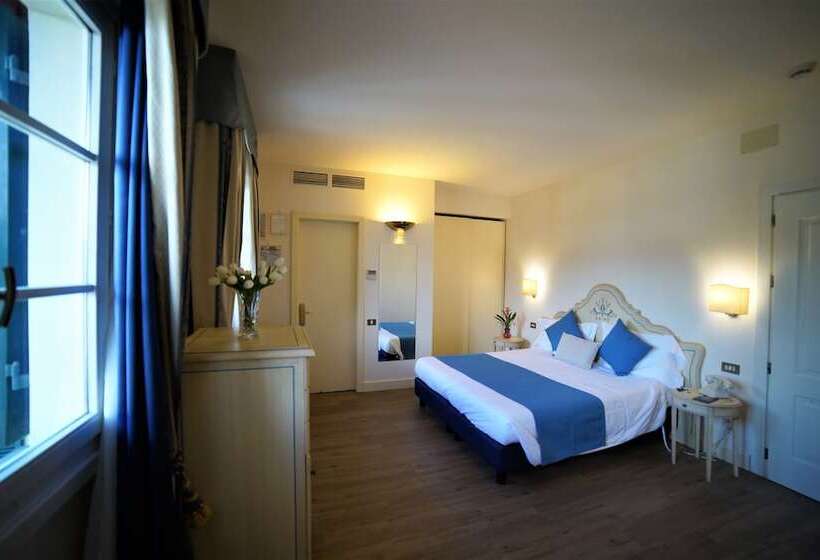 高级大房间, Goya