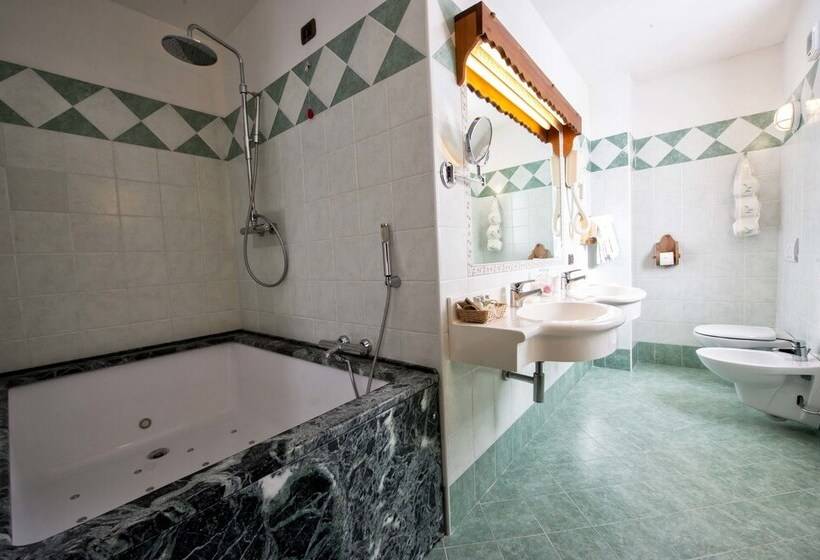 غرفة سوبيريور, Jolanda Sport