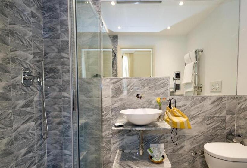 اتاق سوپریور با بالکن, Kraft