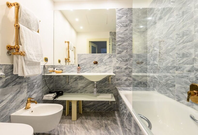 اتاق سوپریور با بالکن, Kraft