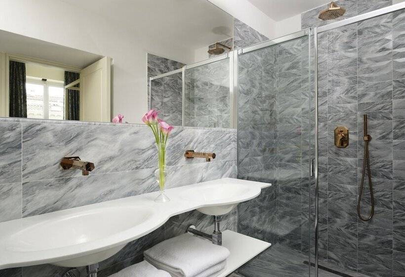 اتاق استاندارد چهار تخته, Kraft