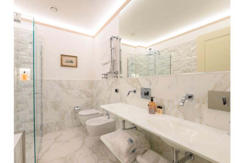 اتاق سوپریور با بالکن, Kraft