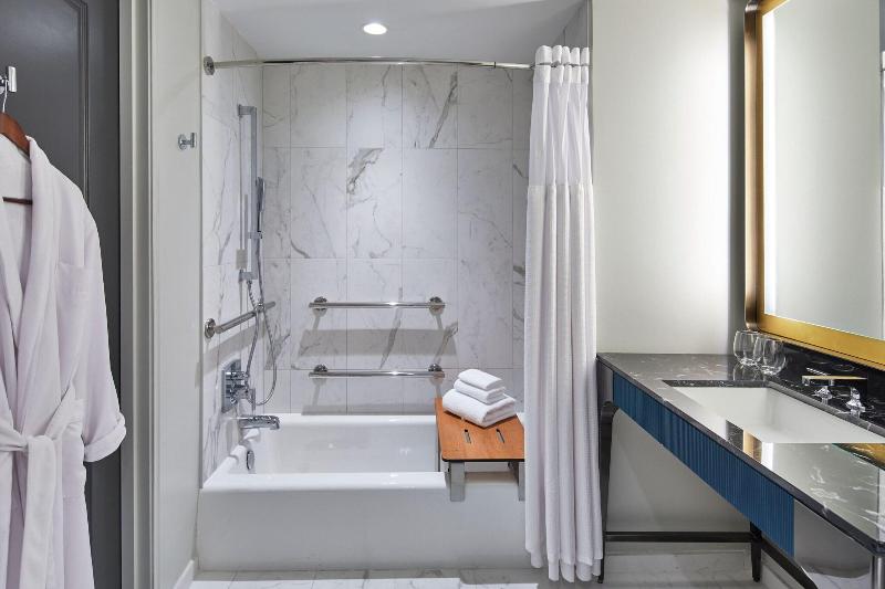 اتاق خانوادگی, Kraft