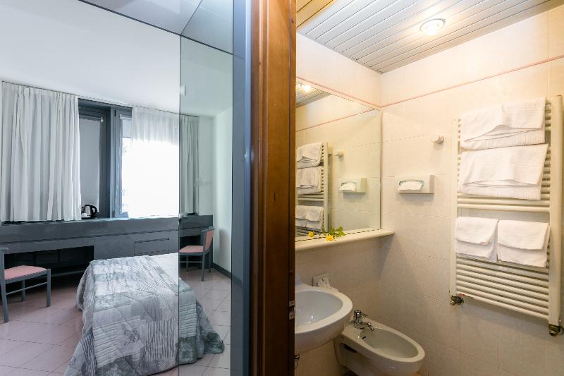 اتاق استاندارد یک نفره, Kraft