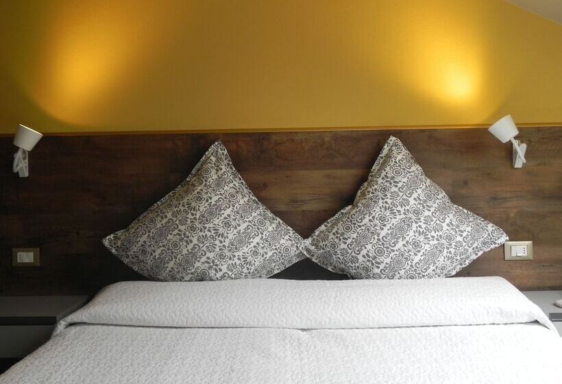 חדר משפחתי, Liberty