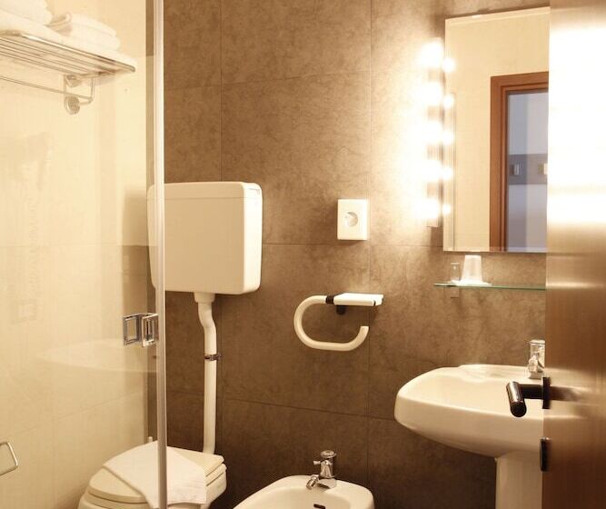 חדר סטנדרט נוף לאגם, Liberty