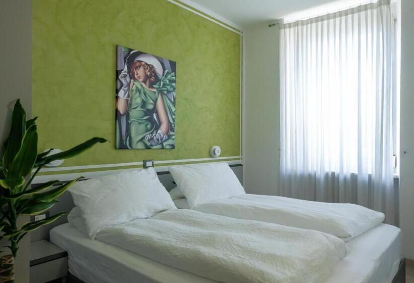 חדר סטנדרט נוף לאגם, Liberty