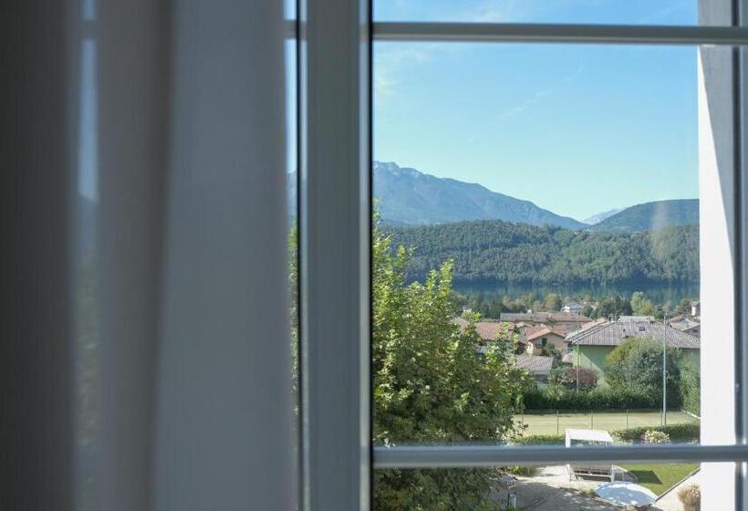 חדר סטנדרט נוף לאגם, Liberty