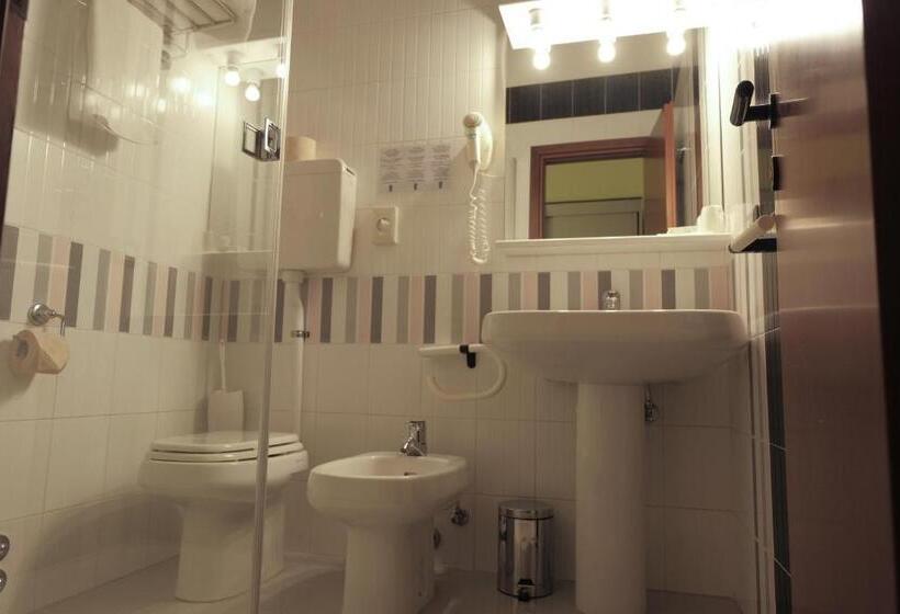 חדר סטנדרט נוף לאגם, Liberty