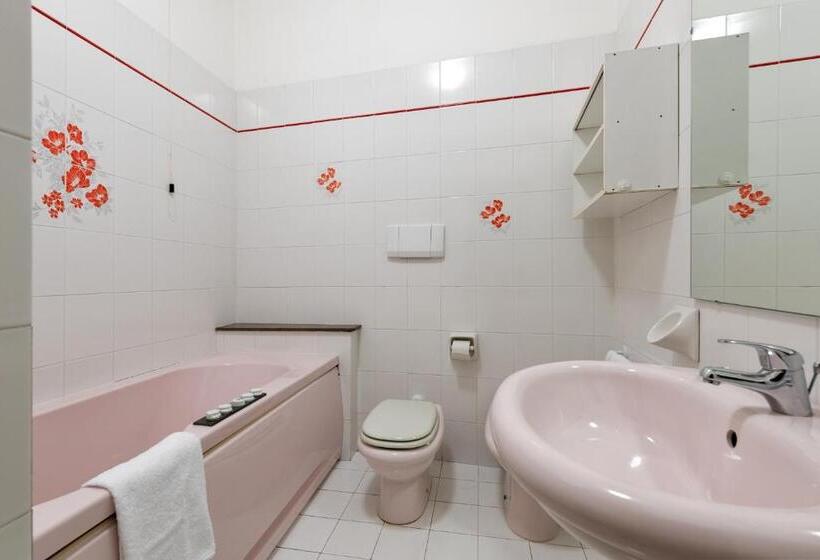 스탠다드 트리플 룸, Marco Polo