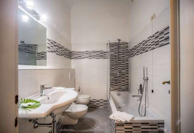 اتاق سوپریور, Martelli