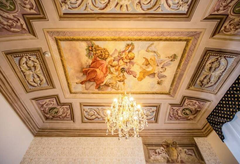 اتاق سوپریور, Martelli