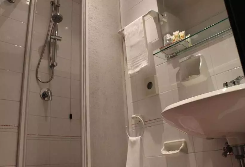 اتاق استاندارد یک نفره, Miramare