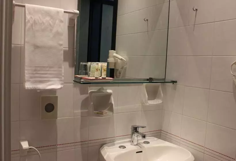اتاق استاندارد یک نفره, Miramare