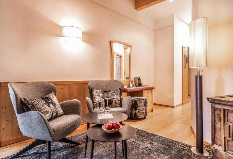 Люкс с Балконом, Das Paradies