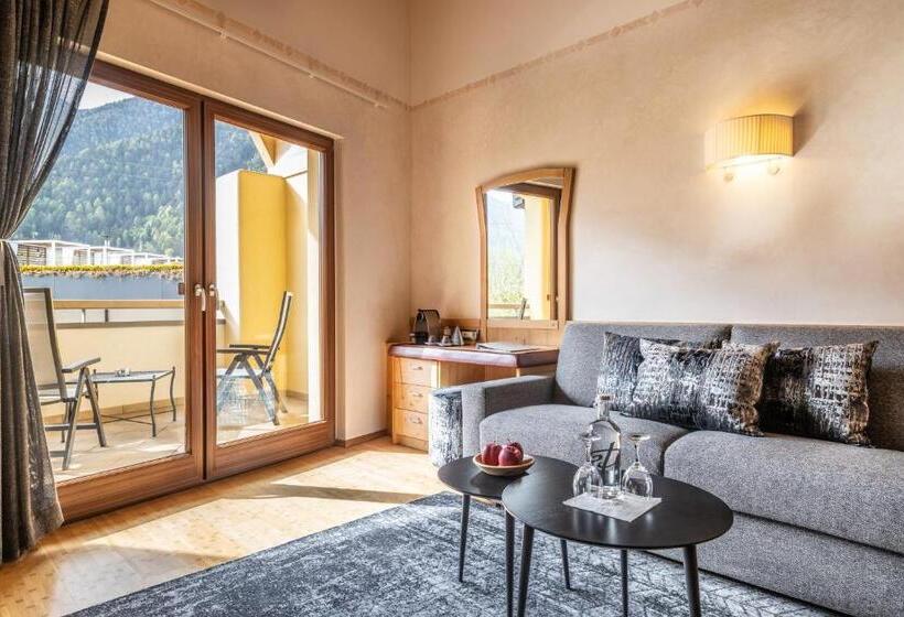 Люкс с Балконом, Das Paradies