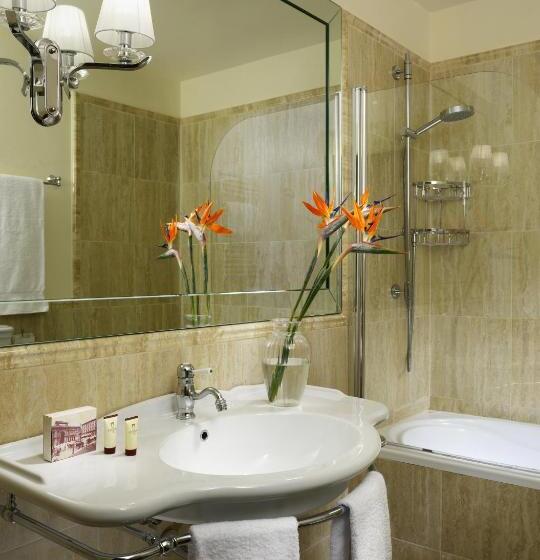 Quarto deluxe, Pendini