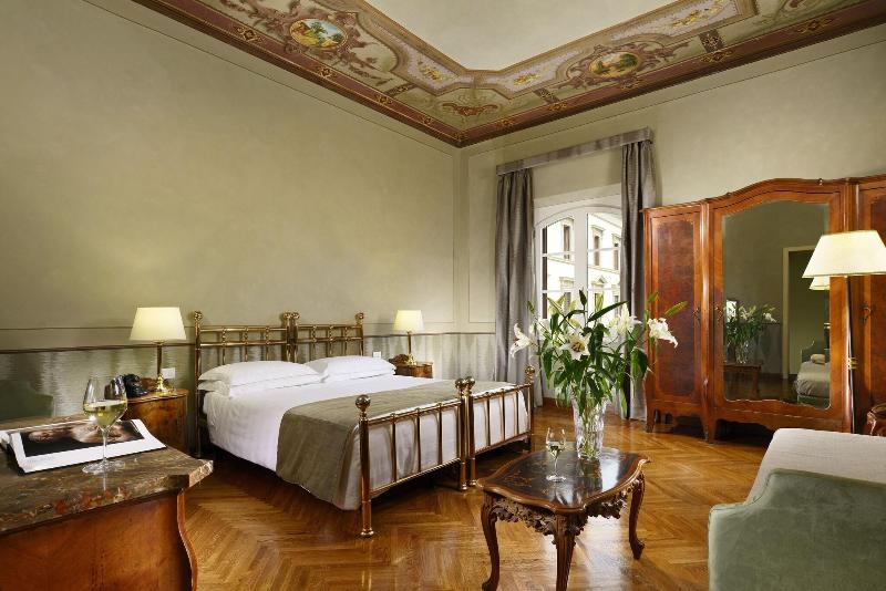 Quarto deluxe, Pendini