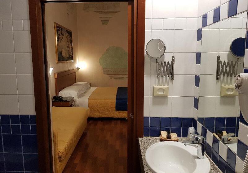 اتاق استاندارد چهار تخته, Porta Faenza