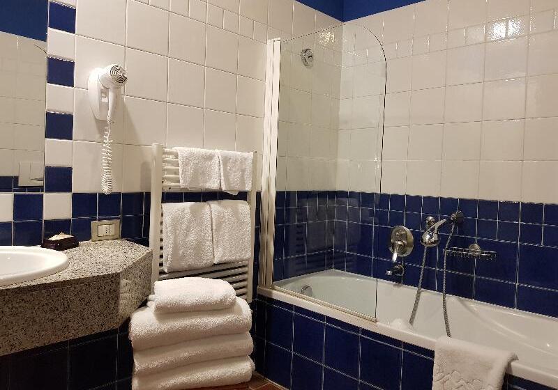 اتاق استاندارد چهار تخته, Porta Faenza