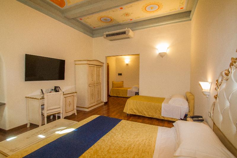 اتاق استاندارد چهار تخته, Porta Faenza