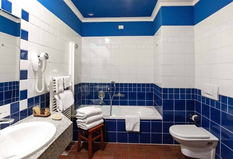 اتاق استاندارد سه نفره, Porta Faenza