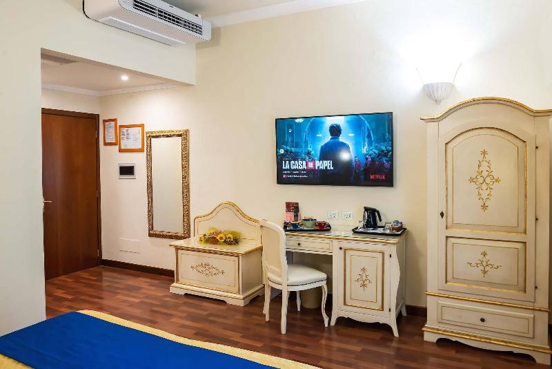 اتاق استاندارد چهار تخته, Porta Faenza