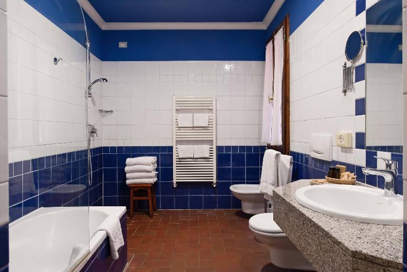 اتاق استاندارد چهار تخته, Porta Faenza