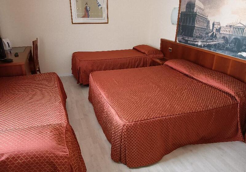 غرفة قياسية رباعية, President