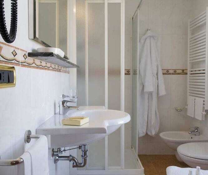 غرفة قياسية, President