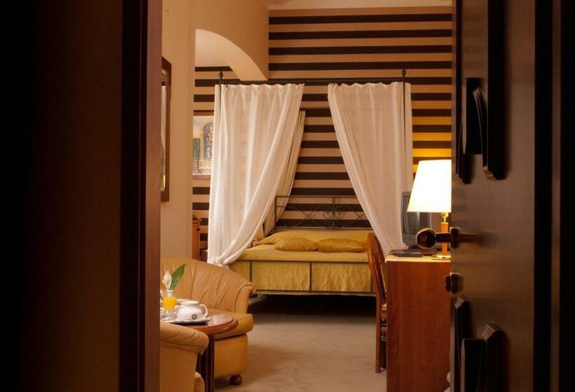 اتاق کلاسیک, Roma