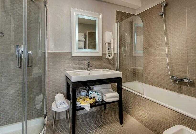 اتاق کلاسیک چهارنفره, Roma