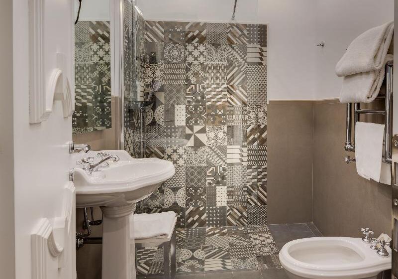 اتاق کلاسیک چهارنفره, Roma