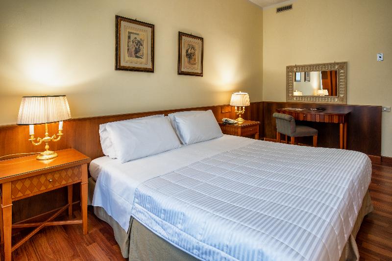 スーペリアールーム, Royal Palace