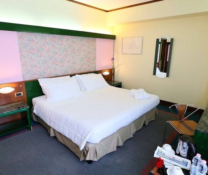 スタンダードルーム, Royal Palace