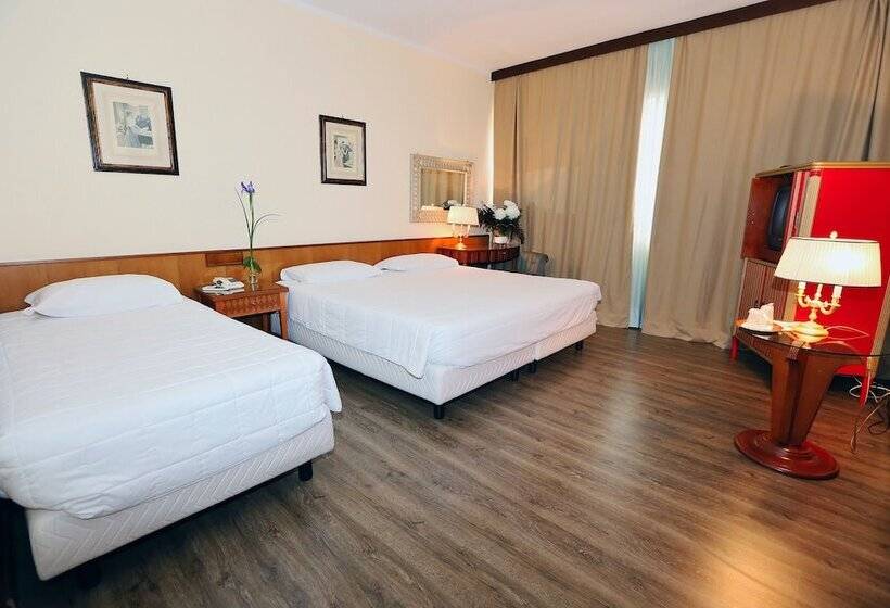 スタンダードトリプルルーム, Royal Palace