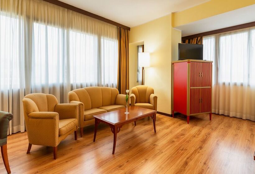 ジュニアスイート, Royal Palace