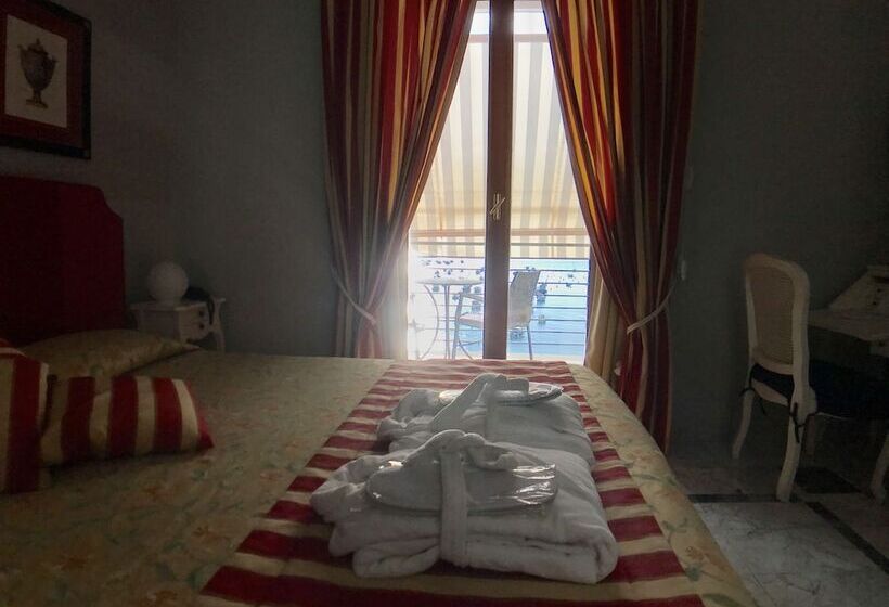 اتاق اقتصادی با چشمانداز دریا, Shelley E Delle Palme, Bw Signature Collection