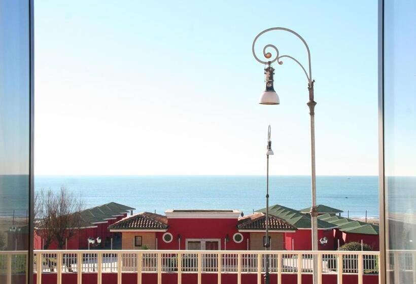 غرفة قياسية مطلّة علي البحر, Sirenetta